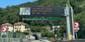 Autostrade, incidente in A7: lunghe code e traffico in tilt Incidente A7 code