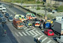 Genova, incidente a Staglieno: tre feriti e traffico in tilt in Val Bisagno