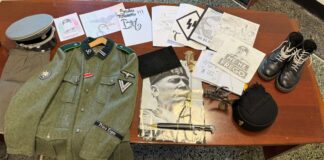 Genova, sequestri in casa di due 16enni: trovati poster di Mussolini e divise delle SS Perquisizioni minorenni Genova