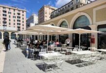 Genova, Asl chiude pizzeria per invasione di moscerini Pizzium ex mercato genova