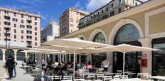 Genova, Asl chiude pizzeria per invasione di moscerini Pizzium ex mercato genova