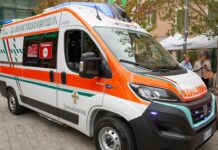 Genova, incidente per un autobus a Sestri Ponente: diversi feriti ambulanza croce verde sestri ponente genova