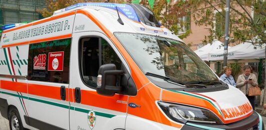 Genova, tragico incidente a Pontedecimo: morto un uomo ambulanza croce verde sestri ponente genova