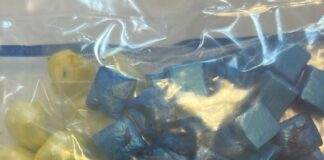 Genova, spacciatore arrestato in via Prè con 54 dosi cocaina involucri