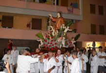 Cogoleto festeggia San Lorenzo con raccolta fondi per emporio solidale Cogoleto processione San Lorenzo