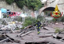 Voltri, crolla capannone in via delle Fabbriche crollo capannone Voltri Genova