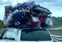 A Genova l’auto sovraccarica e senza assicurazione virale sul web auto sovraccarica