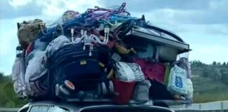 A Genova l’auto sovraccarica e senza assicurazione virale sul web auto sovraccarica