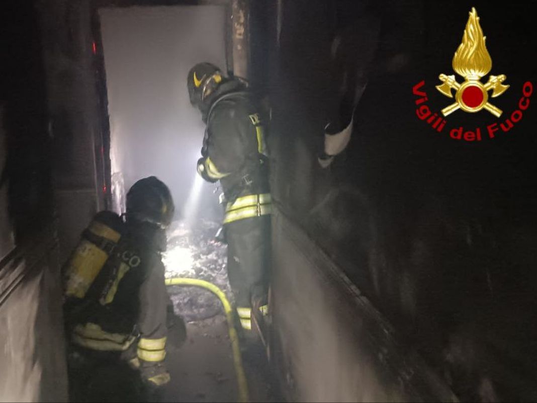 incendio via Asiago Genova 22 agosto 2025