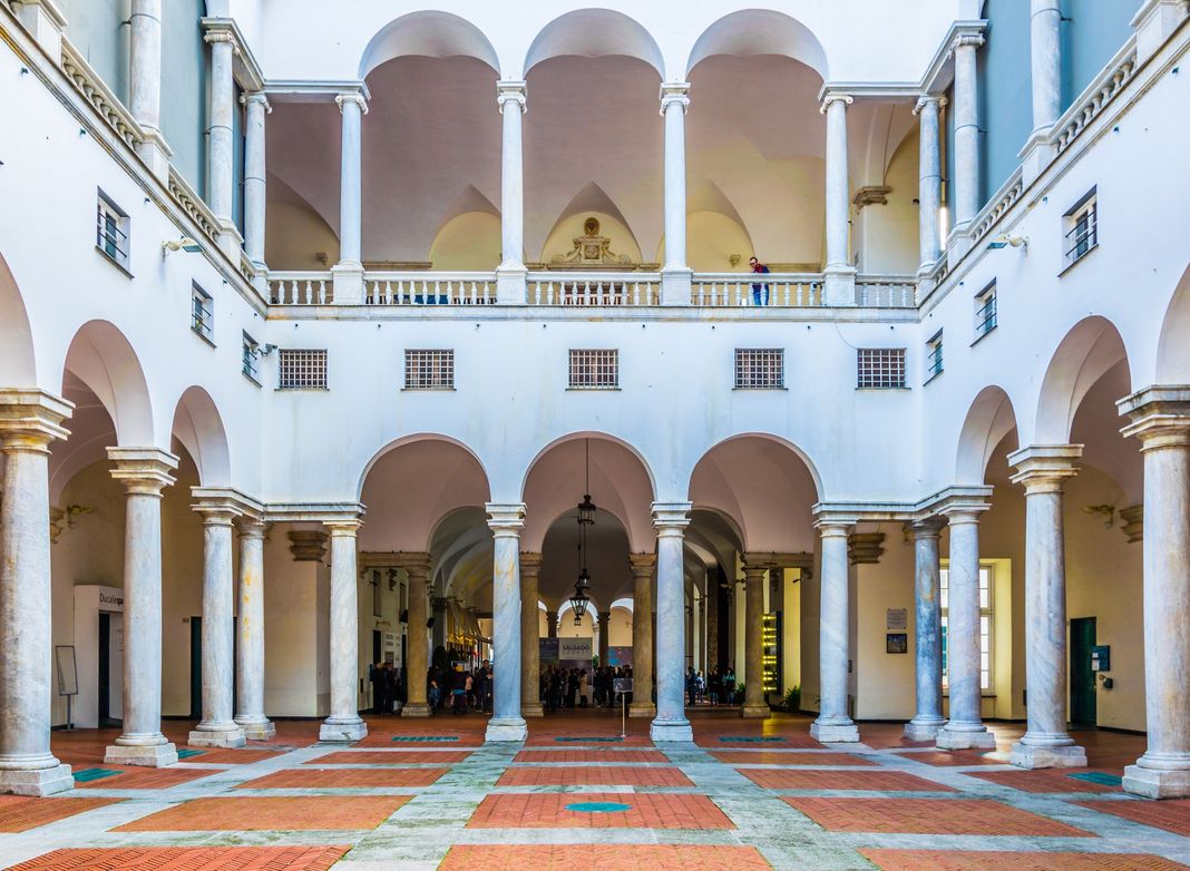 Palazzo Ducale di Genova porticato
