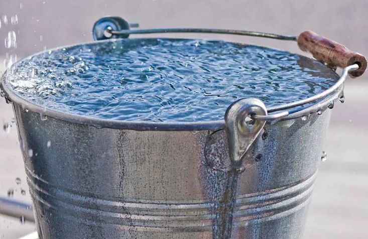 secchio d'acqua