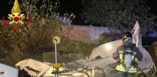 Taggia, roulotte distrutta dalle fiamme nella notte taggia incendio roulotte