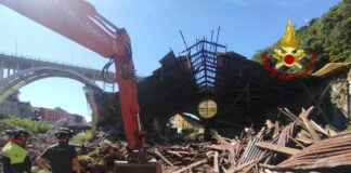 Voltri, concluse le ricerche tra le macerie del capannone crollato Voltri capannone crollato