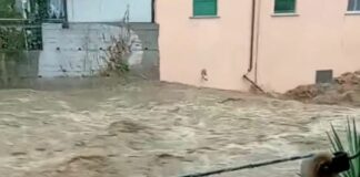 Maltempo Liguria, nubifragio nel ponente genovese. Torrenti a rischio esondazione a Voltri Torrente Leira Voltri