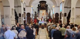 L’addio al Fisico Carlo Becchi nel Convento del Padre Santo Carlo Becchi funerale