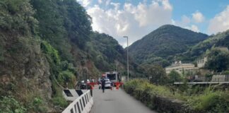 Genova, frana in via delle Fabbriche: strada riaperta nel pomeriggio Frana via delle Fabbriche