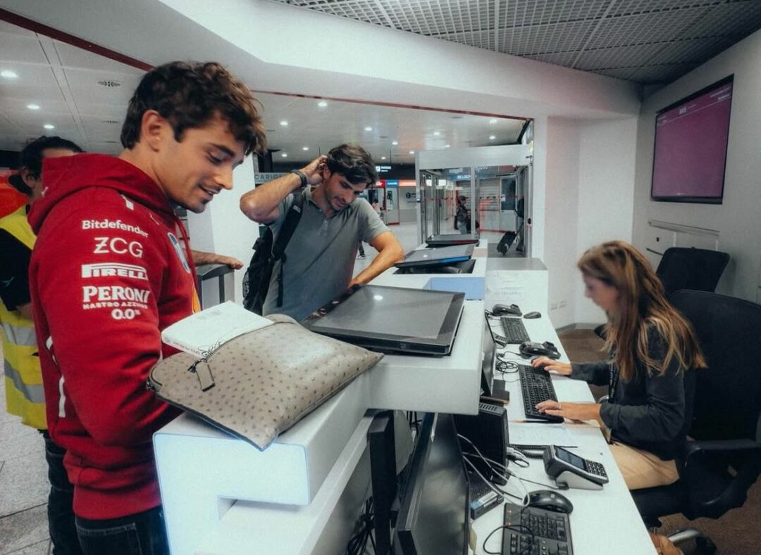 Leclerc Sainz aeroporto Genova