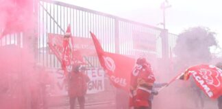 Protesta lavoratori Socotec, bloccato l’accesso al casello di Genova Ovest Protesta lavoratori Socotec