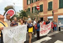 Nervi, presidio di protesta contro il nuovo supermercato a Campostano Campostano Nervi protesta