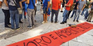 Genova, ex Ilva, Jindal presenta il piano: niente forno e piena occupazione no forno cornigliano protesta comitati