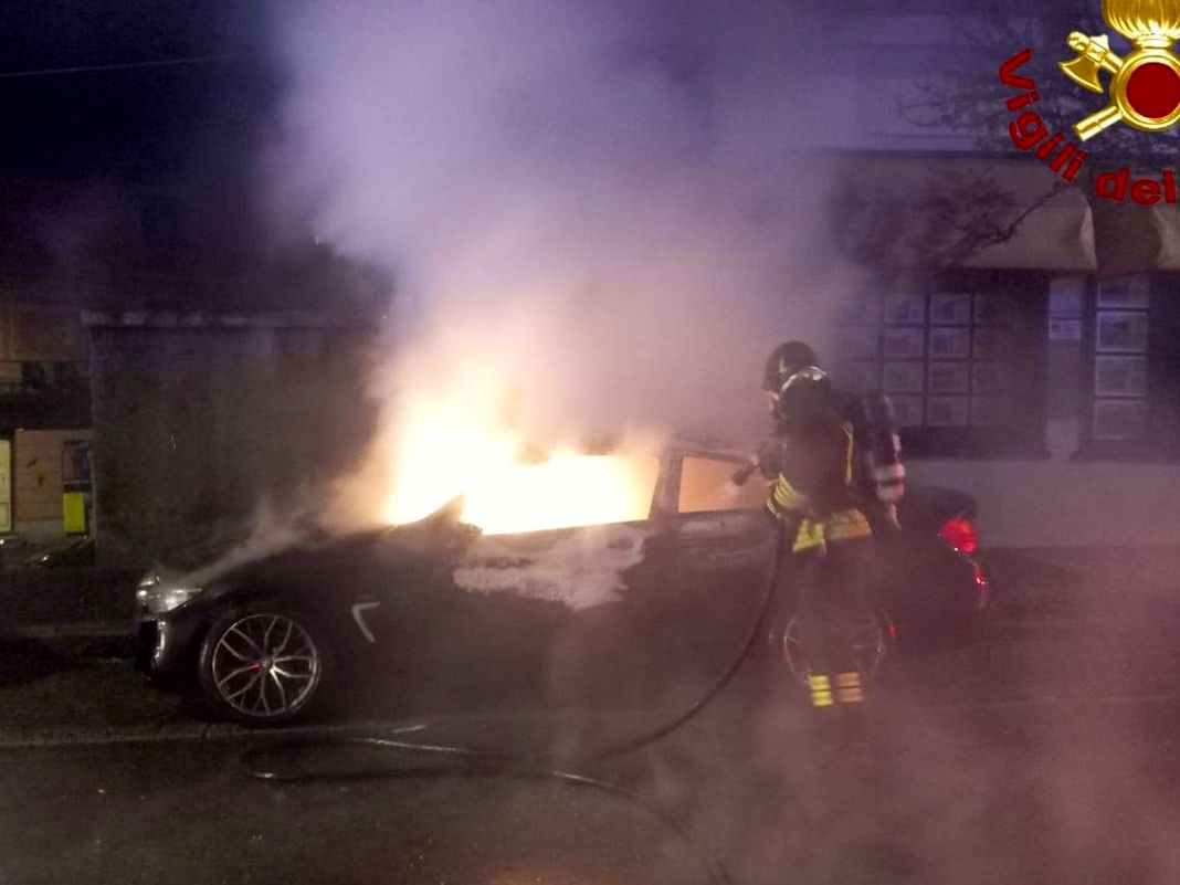 pontedecimo incendio auto 22 settembre 2025