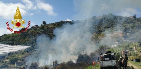 Incendi in Liguria, da sabato scatta lo stato di grave pericolosità Sanremo incndio via Buonboschetto