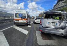 Autostrade, incidente in A7: bisarca scontra un’auto e scappa, tre feriti Incidente A7