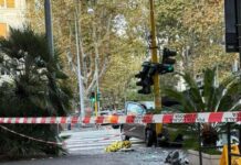 Genova, auto sbanda in Albaro: cane travolto e ucciso, gravi due persone Incidente Albaro via De Gasperi
