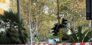 Genova, auto sbanda in Albaro: cane travolto e ucciso, gravi due persone Incidente Albaro via De Gasperi