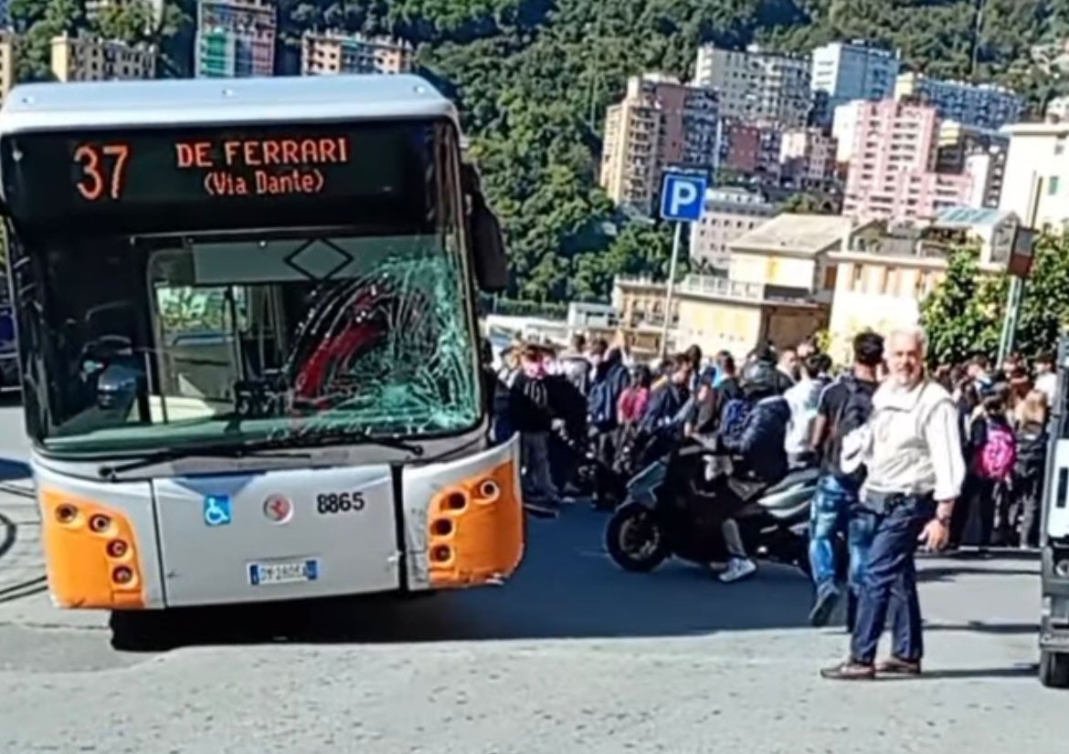 Incidente moto bus Marassi