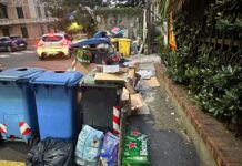 Genova, emergenza rifiuti a Sampierdarena: proteste tra i residenti Rifiuti abbandonati Sampierdarena