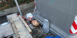 Quarto, cassonetti stracolmi vicino alla Coop di corso Europa cassonetti spazzatura Genova Amiu