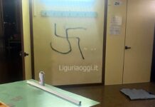 Genova, assalto al Liceo Da Vinci, testimoni parlano di giovanissimi Genova leonardo da vinci aggressione fascista