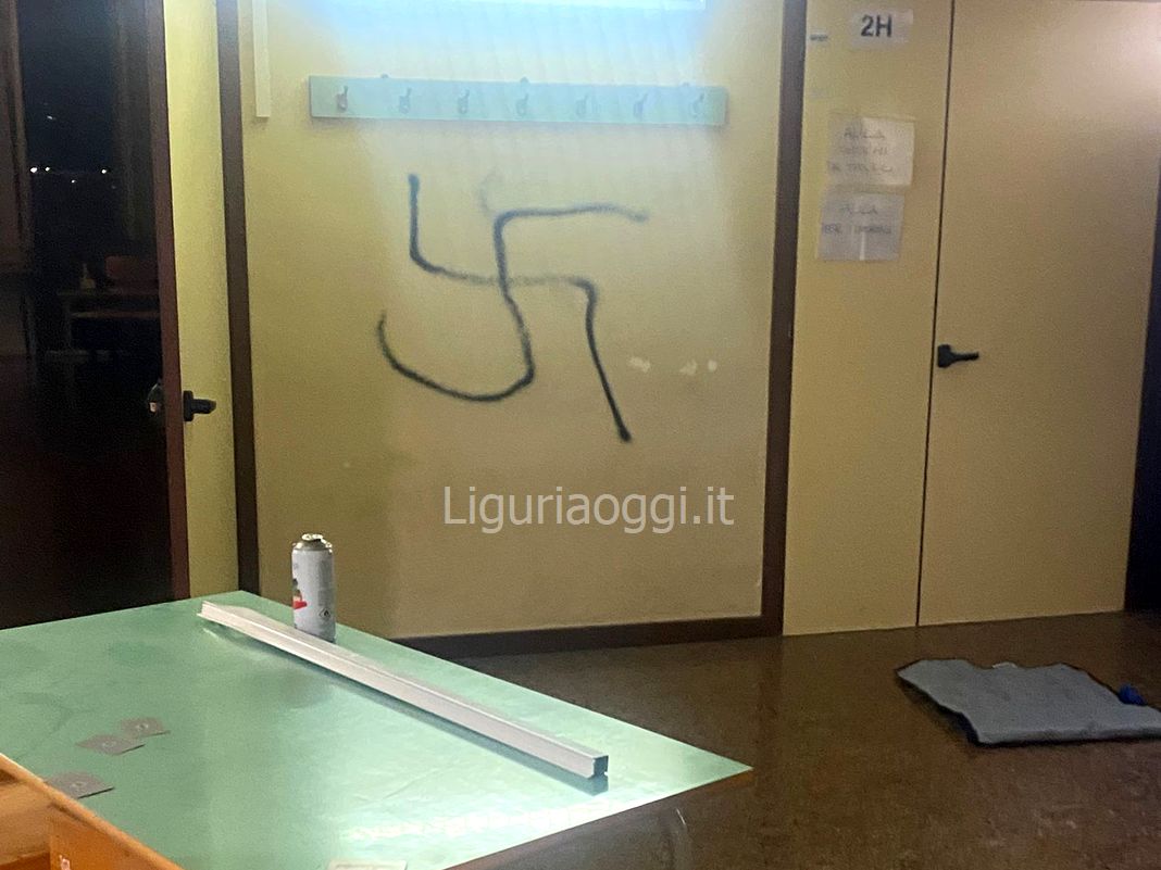 Genova leonardo da vinci aggressione fascista