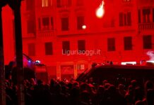 Genova, tensione in piazza Alimonta vicino alla sede di Casa Pound manifestazione alimonda casa pound