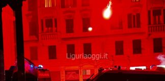 Genova, tensione in piazza Alimonta vicino alla sede di Casa Pound manifestazione alimonda casa pound