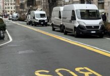 Genova, sosta selvaggia in via Roma, la denuncia dell’ex assessore al Traffico via roma genova sosta vietata