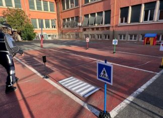 Savona, educazione stradale con la polizia locale alla scuola Astengo polizia locale savona educazione stradale