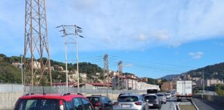 Genova, pista ciclabile in via Polonio, scoppia la bagarre tra favorevoli e contrari via Polonio Trasta coda