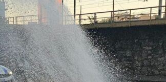 Genova, tubo rotto a Sampierdarena, traffico nel caos sampierdarena tubo rotto