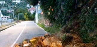 Zoagli, frana sull’Aurelia nella notte, intervento dei vigili del Fuoco zoagli frana Aurelia 26 ottobre 2025