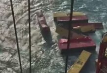 Genova, container caduti in mare al porto di Pra’: scalo bloccato Container caduti porto Pra'