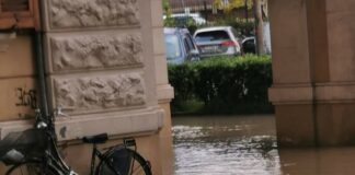 Maltempo Liguria, nubifragio su La Spezia: strade allagate e interventi dei vigili del fuoco Allagamenti La Spezia