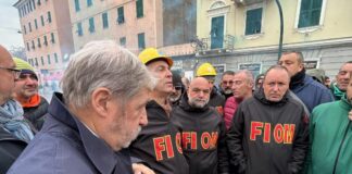 Genova, Bucci incontra i lavoratori ex Ilva in sciopero. Proseguono le proteste Bucci lavoratori ex Ilva