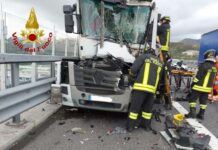 Autostrade, incidente tra camion in A10: un uomo in gravi condizioni Incidente A10