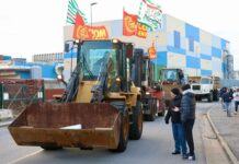 Genova, sciopero lavoratori ex Ilva: traffico in tilt a Cornigliano Sciopero lavoratori ex Ilva