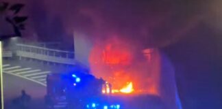 Autostrade, camion a fuoco all’uscita di Genova Aeroporto: soccorsi sul posto camion a fuoco Genova Aeroporto