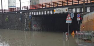 Maltempo a Genova, sottopasso di Brin ancora allagato, cresce la protesta certosa sottopasso Brin allagato a Genova 15 novembre 2025