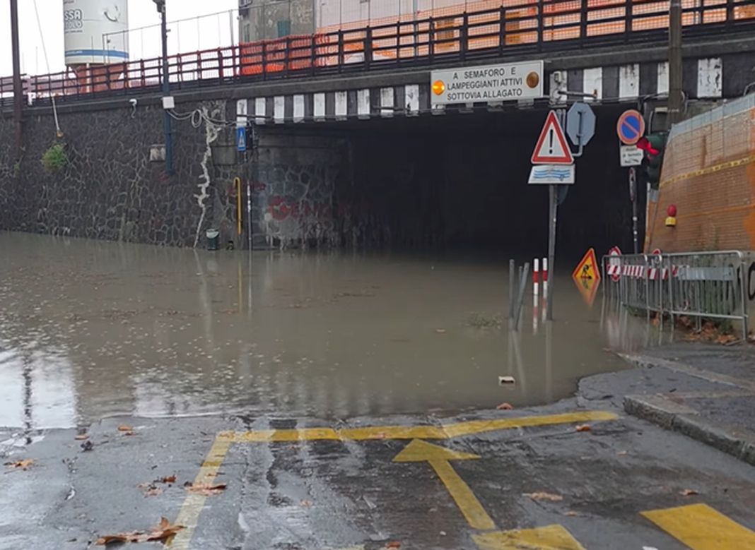 certosa sottopasso Brin allagato a Genova 15 novembre 2025