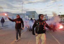 Genova, prosegue la protesta ex Ilva, strade ancora bloccate ex ilva protesta cornigliano